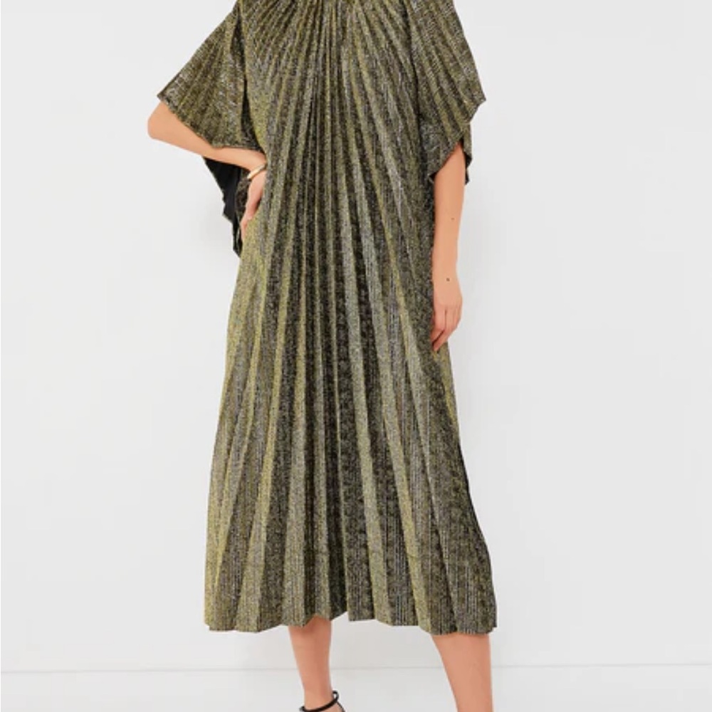 Tuckernuck Black and Gold Midi Dress - Grecian sevyn dress - worn once. Some out
